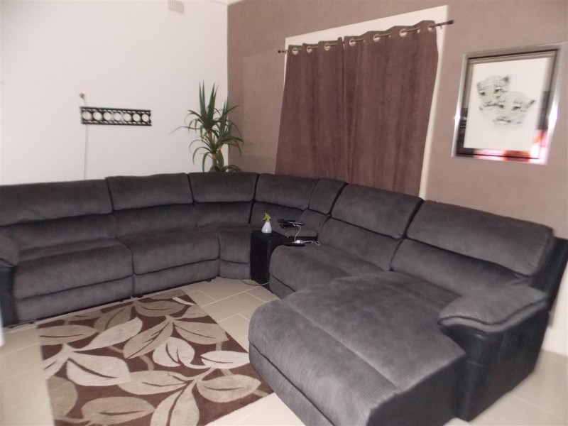 39 East Street, Parkes NSW 2870