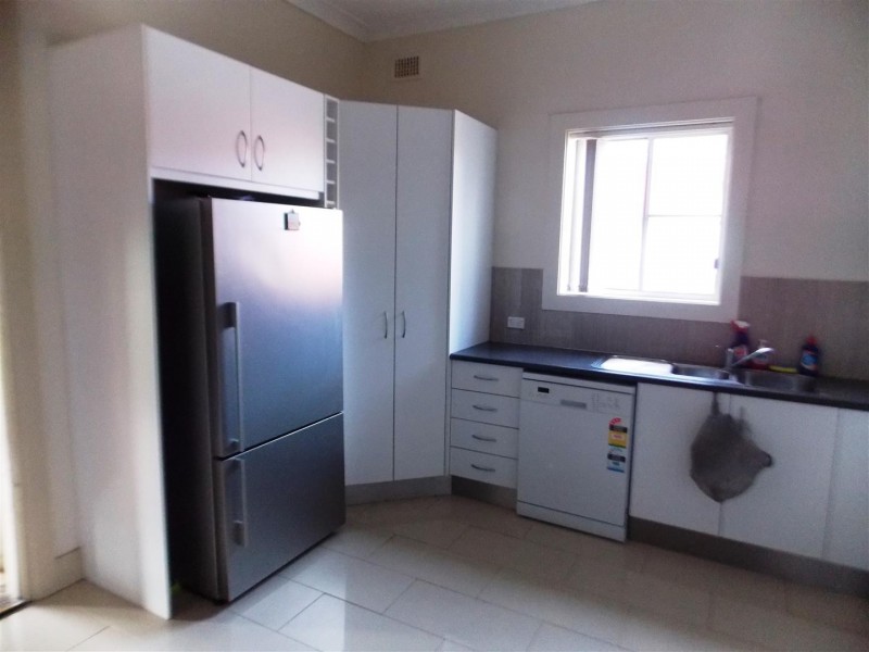 39 East Street, Parkes NSW 2870