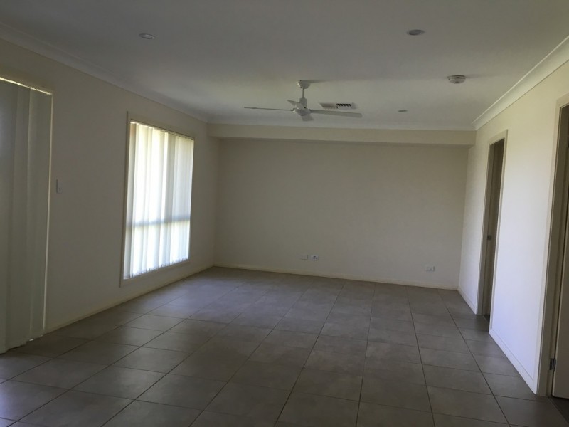 34 Warragrah Place, Parkes NSW 2870