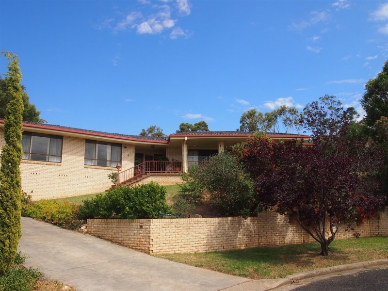 4-6 Mendos Place, Parkes NSW 2870