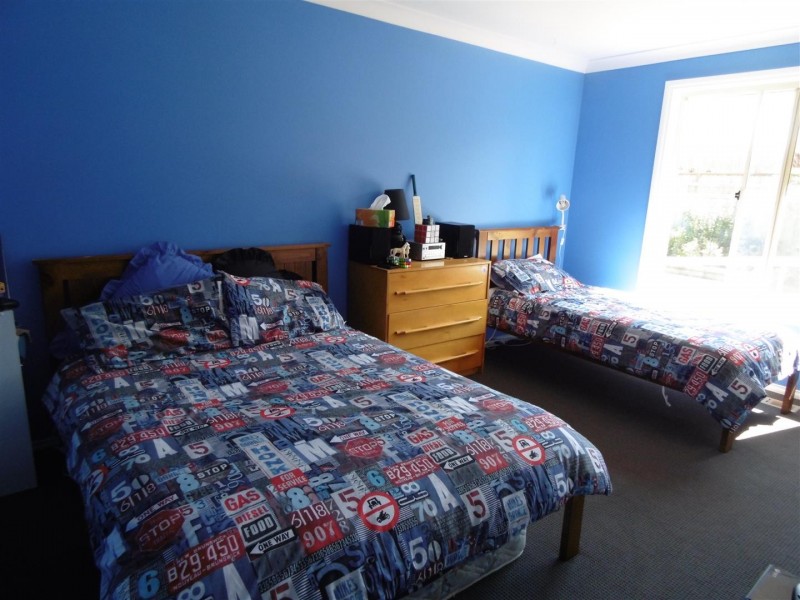 8 Glengowrie Close, Parkes NSW 2870