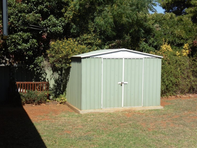 8 Glengowrie Close, Parkes NSW 2870