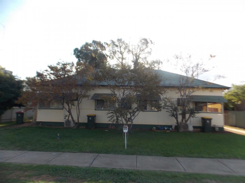 22A and 22B Close Street, Parkes NSW 2870