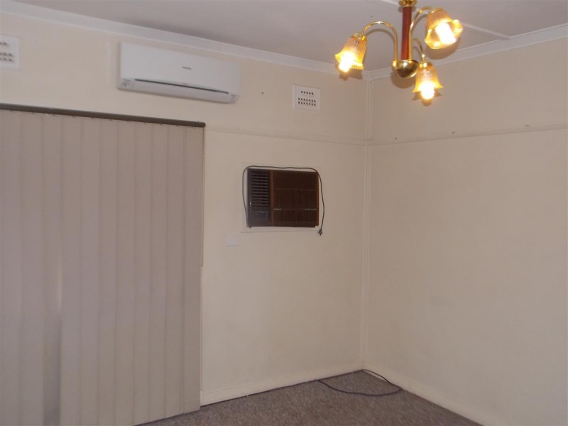 22A and 22B Close Street, Parkes NSW 2870