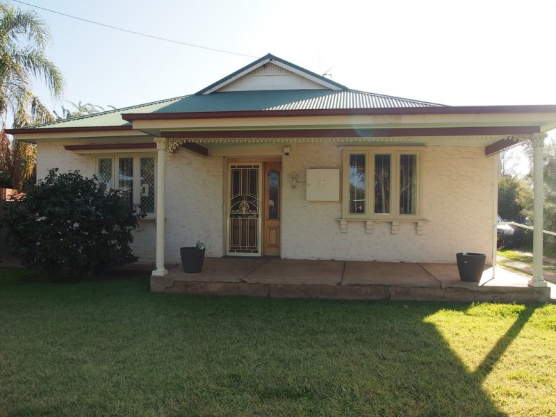 38 Close Street, Parkes NSW 2870