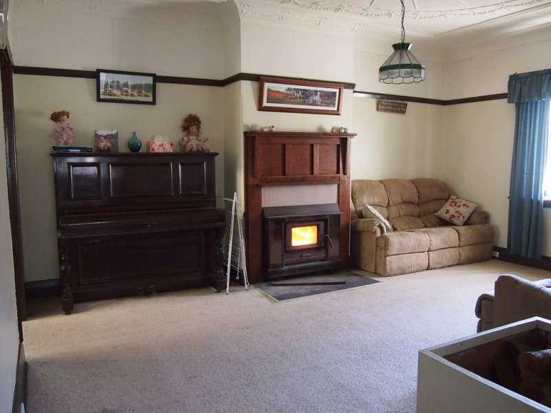 38 Close Street, Parkes NSW 2870