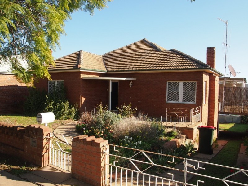 32a Currajong Street, Parkes NSW 2870