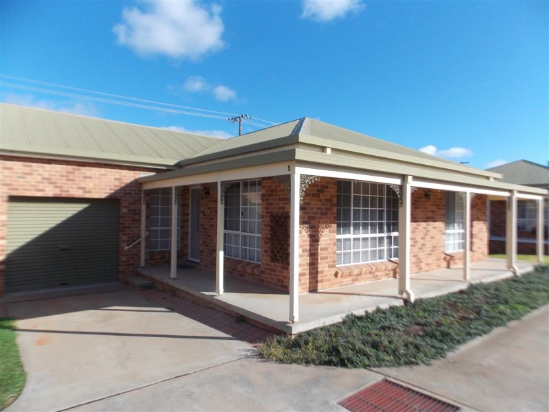 5/2 High Street, Parkes NSW 2870