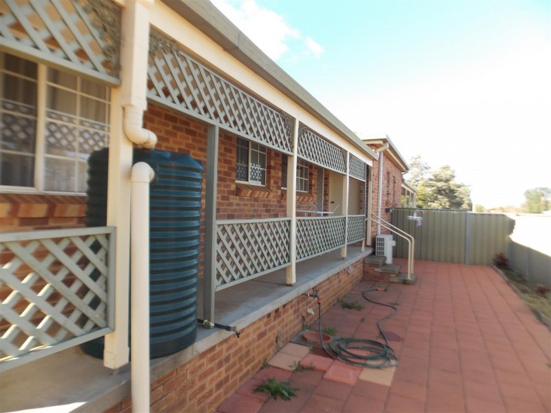5/2 High Street, Parkes NSW 2870