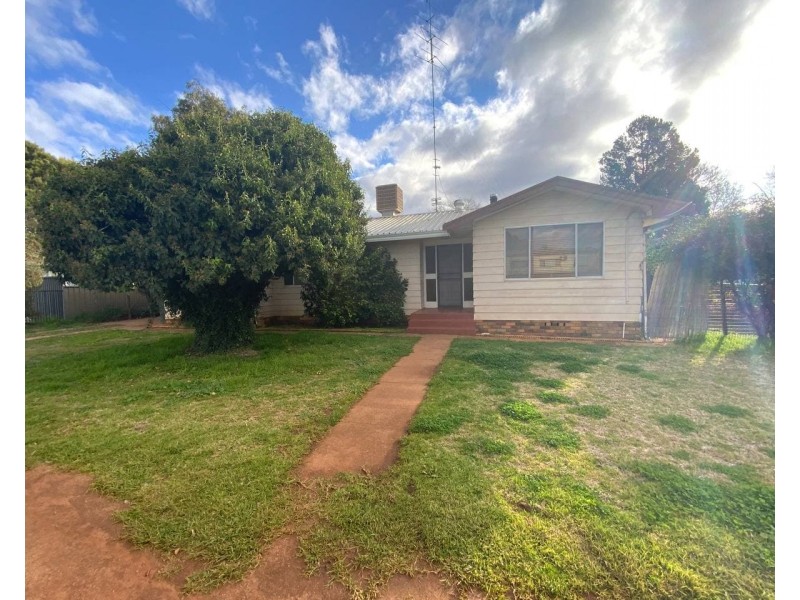 38 High Street, Condobolin NSW 2877