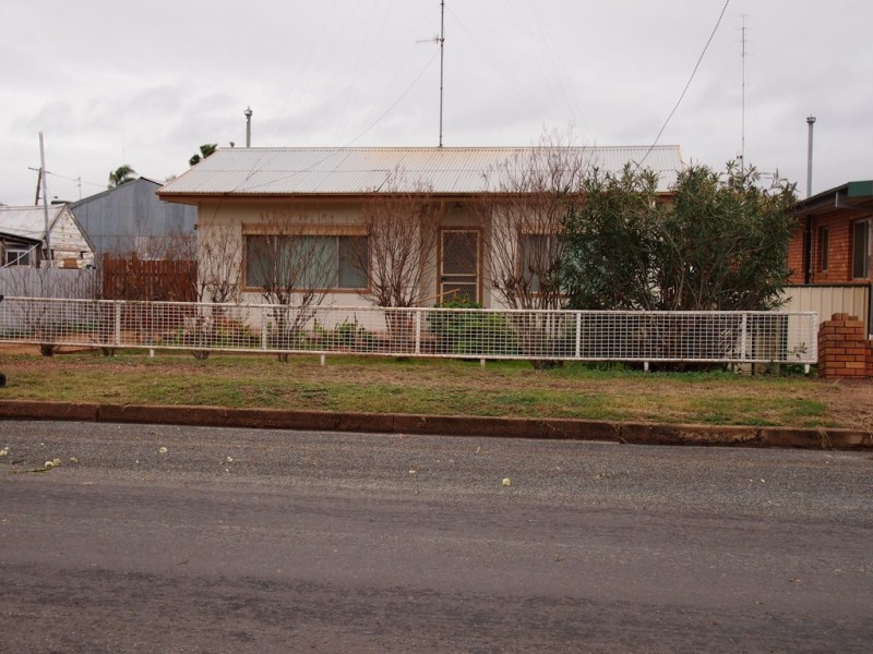 7 Harding Ave, Condobolin NSW 2877