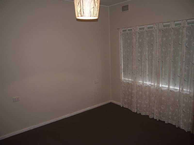 7 Harding Ave, Condobolin NSW 2877