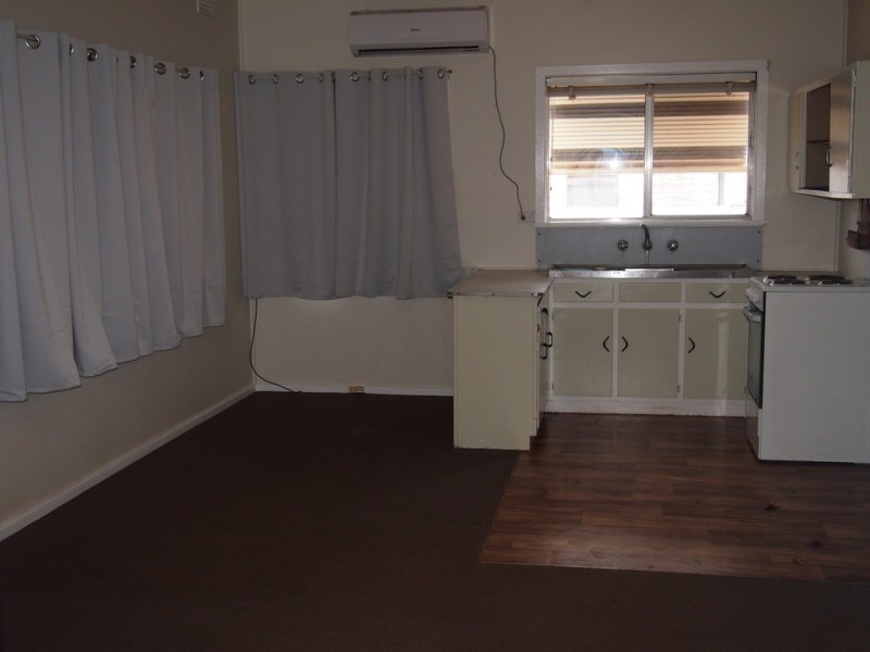 7 Harding Ave, Condobolin NSW 2877