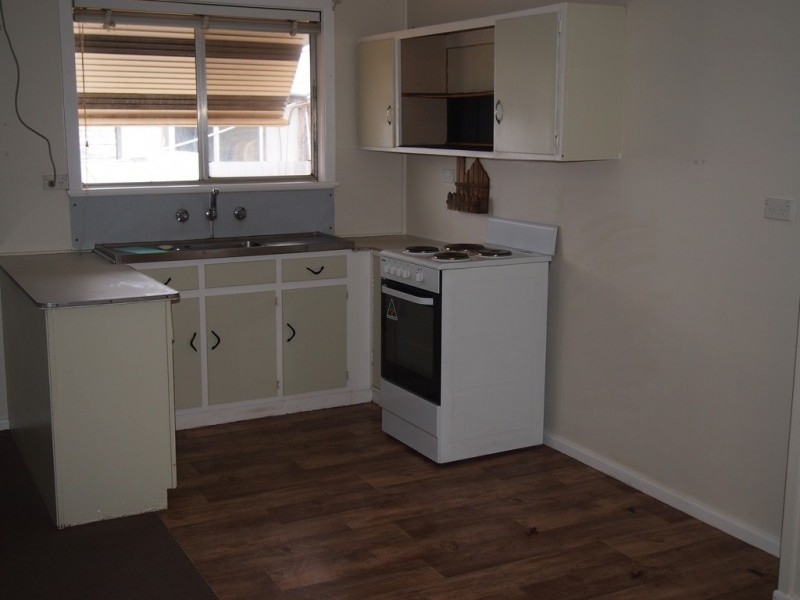 7 Harding Ave, Condobolin NSW 2877