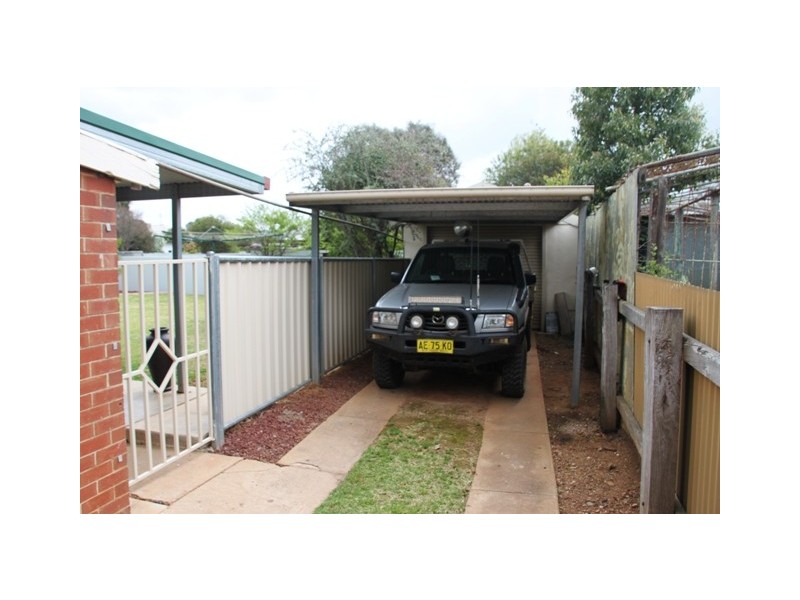 36 Close Street, Parkes NSW 2870