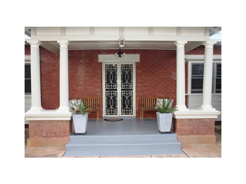 36 Close Street, Parkes NSW 2870