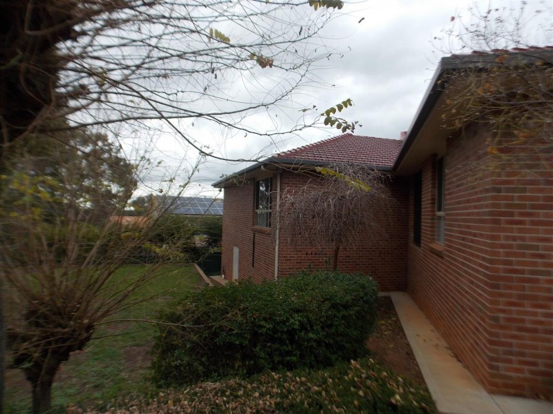 9 Glenburnie Close, Parkes NSW 2870