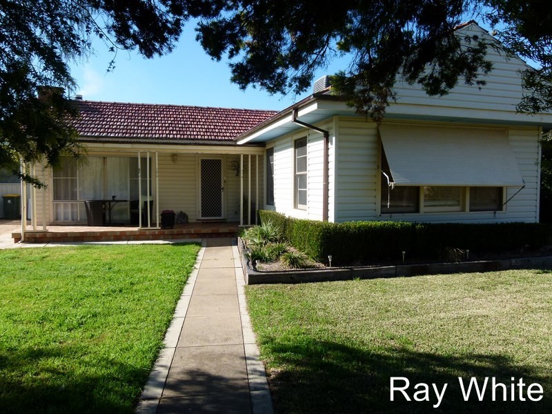 64 Wambat St, Forbes NSW 2871