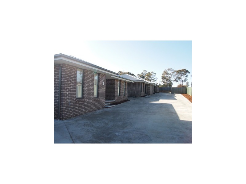 Unit 3 8 Clancy Pl, Parkes NSW 2870