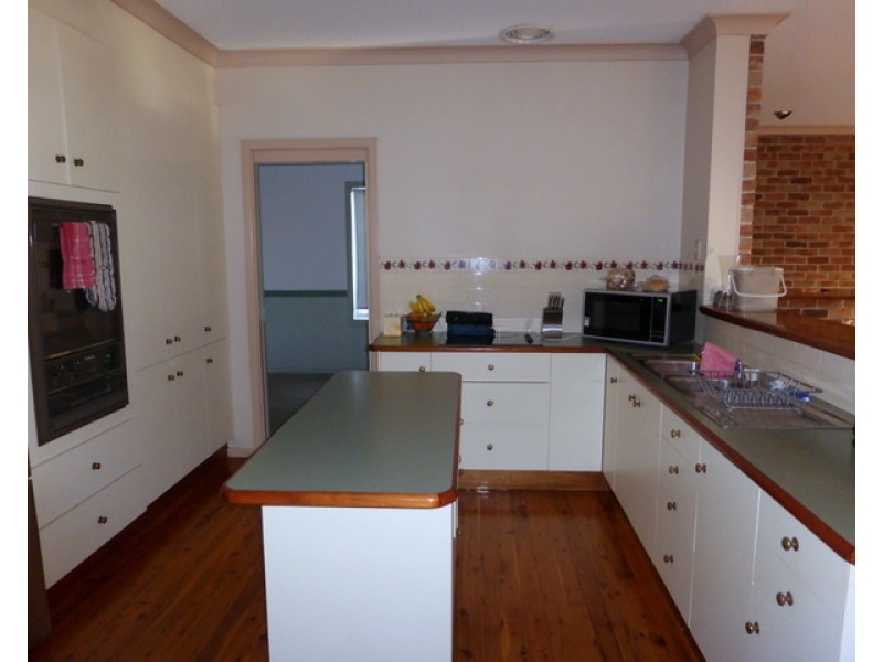 36 Mengarvie Road, Parkes NSW 2870