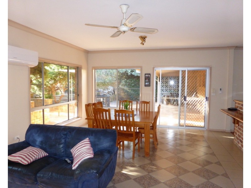 36 Mengarvie Road, Parkes NSW 2870