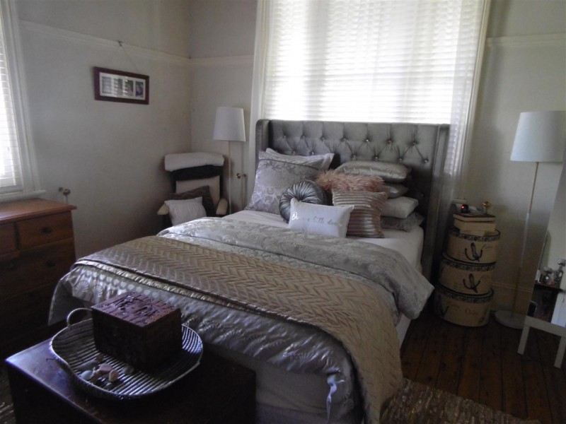 32 Bushman Street, Parkes NSW 2870