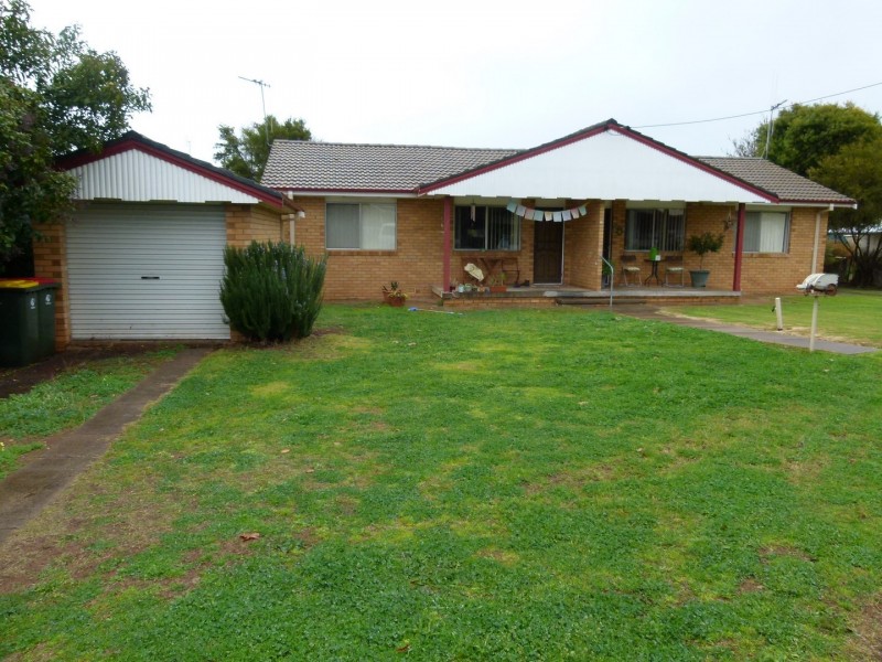 24 Johnson Street, Forbes NSW 2871