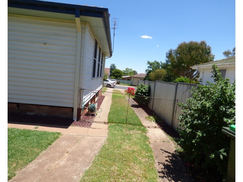 17 Holloway Street, Forbes NSW 2871