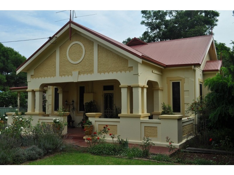 27 Pye Street, Eugowra NSW 2806