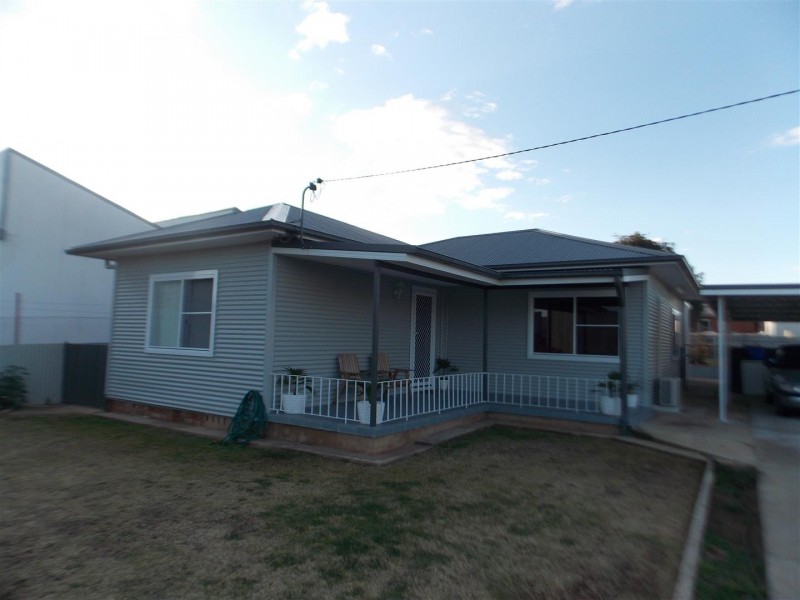 10 Oxley Street, Parkes NSW 2870