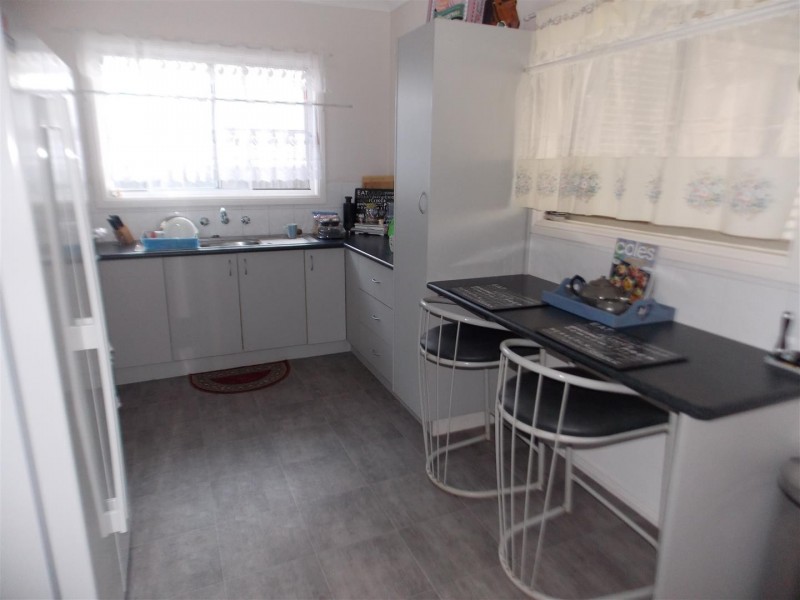 10 Oxley Street, Parkes NSW 2870