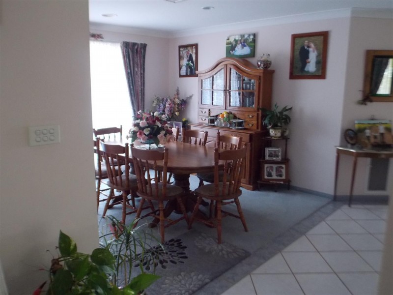 21 Glenburnie Close, Parkes NSW 2870