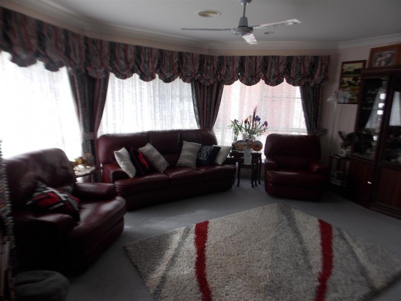 21 Glenburnie Close, Parkes NSW 2870