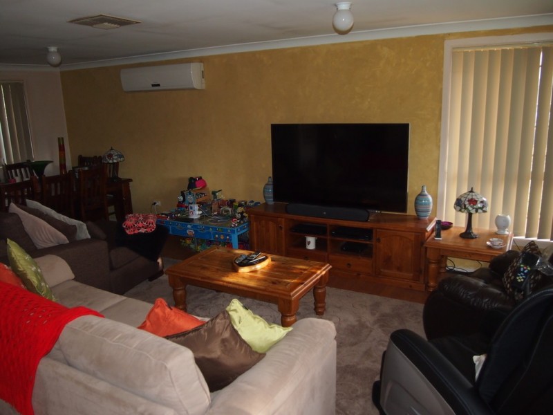 2 Thomas Tom Crescent, Parkes NSW 2870