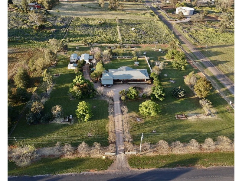 8 Birch Road, Parkes NSW 2870