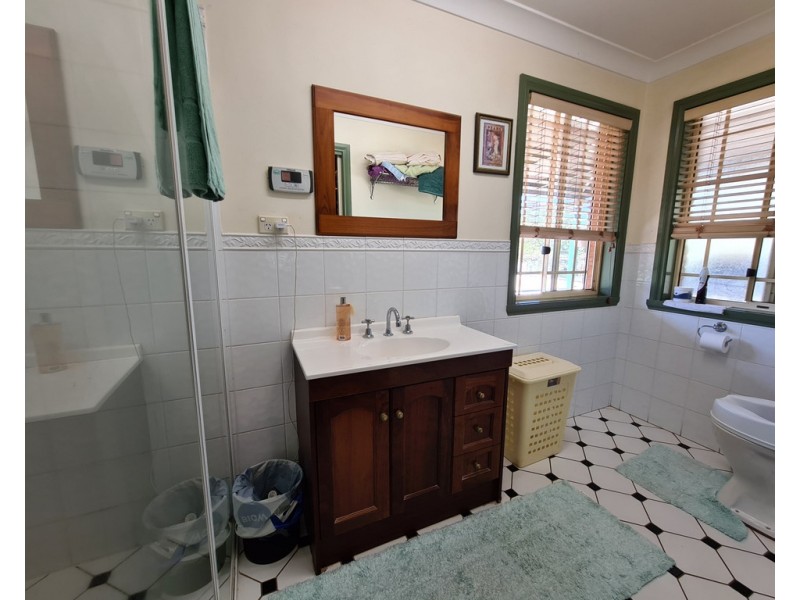 8 Birch Road, Parkes NSW 2870