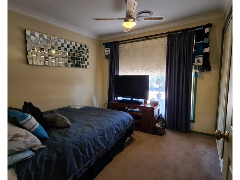 8 Birch Road, Parkes NSW 2870