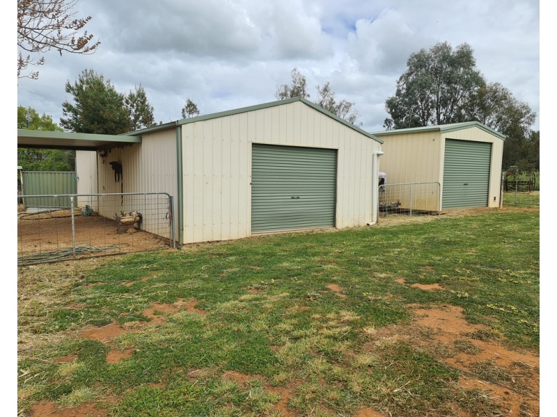 8 Birch Road, Parkes NSW 2870
