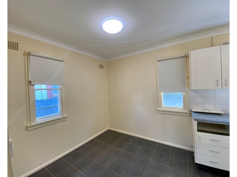 10 Porter St, Parkes NSW 2870
