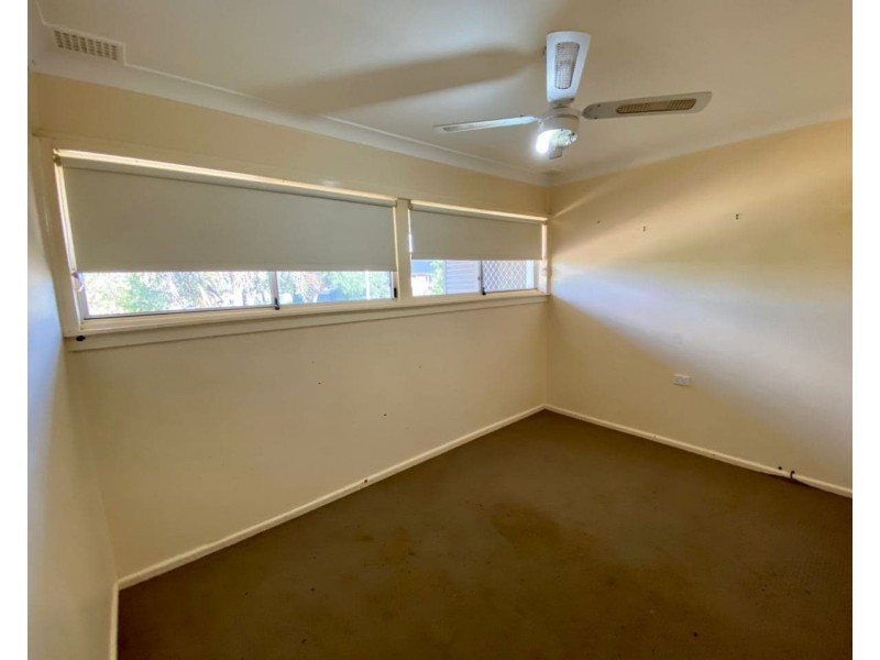 10 Porter St, Parkes NSW 2870