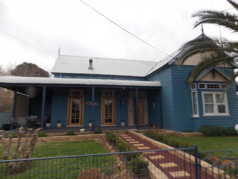 13 Hutton Street, Trundle NSW 2875