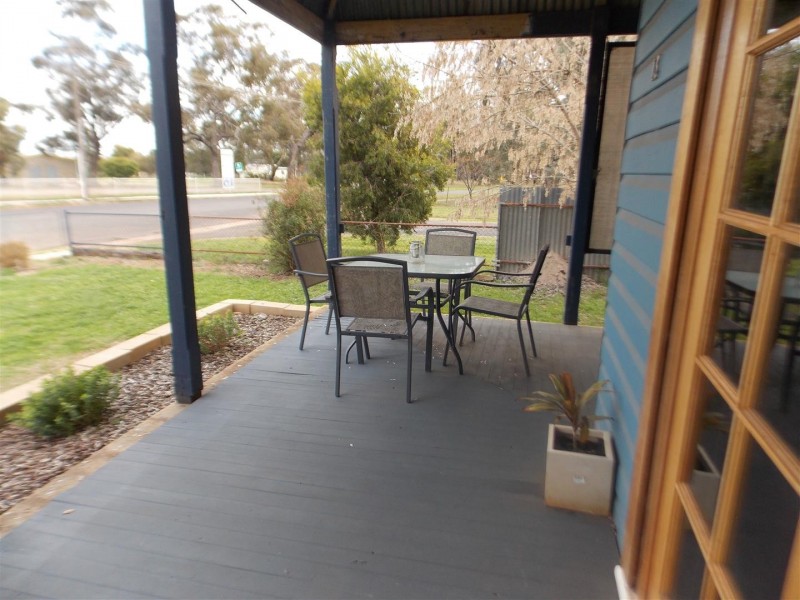 13 Hutton Street, Trundle NSW 2875