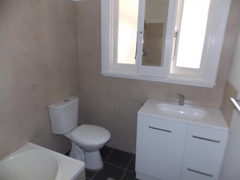 20 Victoria Street, Parkes NSW 2870