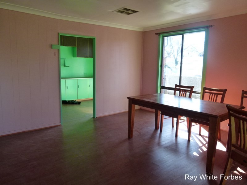 15 Acacia Ave, Forbes NSW 2871