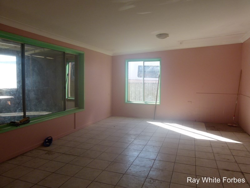 15 Acacia Ave, Forbes NSW 2871