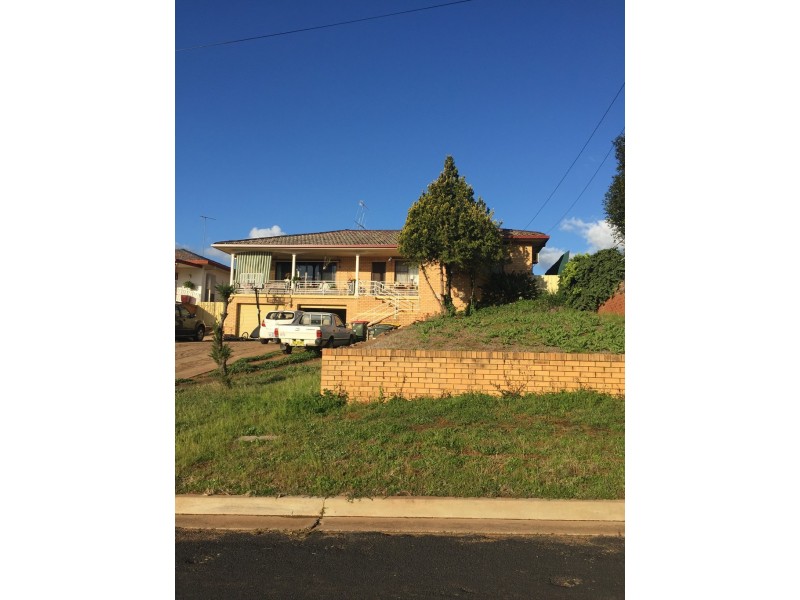 35 High St, Parkes NSW 2870