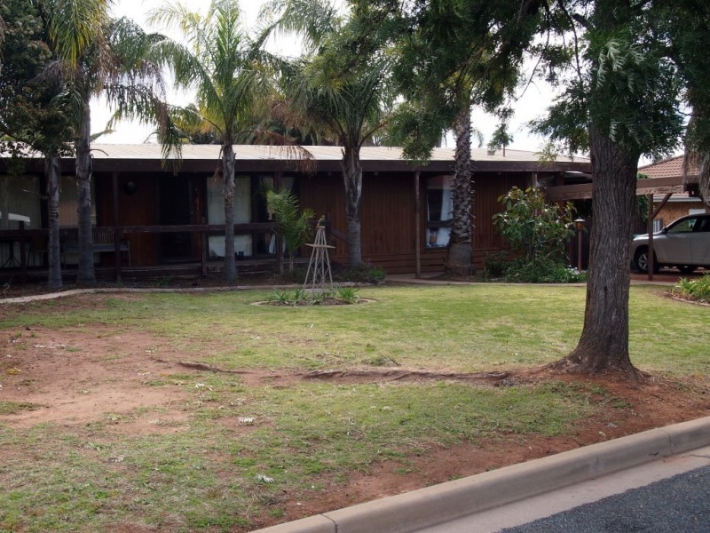 12 Adams Ave, Condobolin NSW 2877