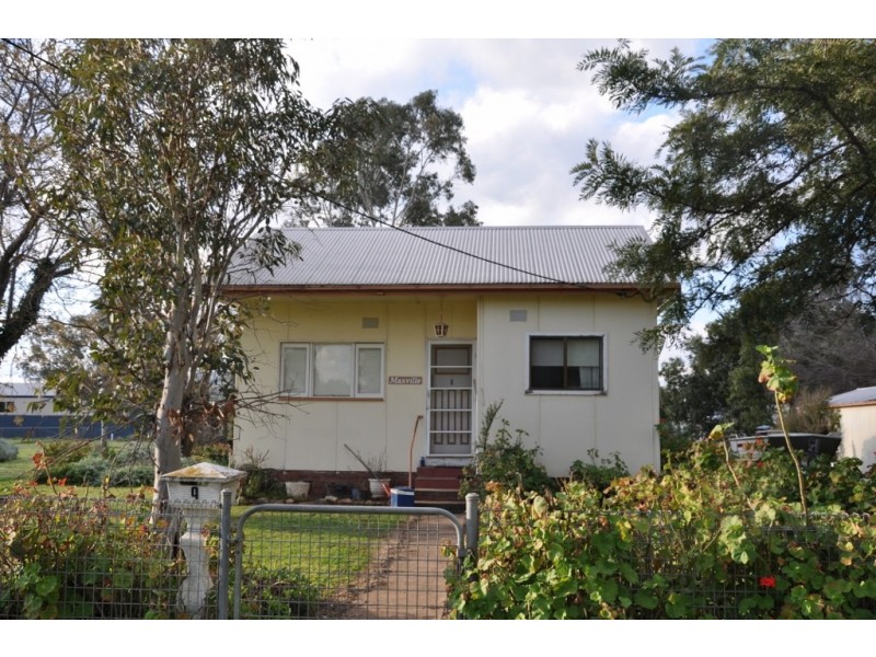 9 Oberon Street, Eugowra NSW 2806