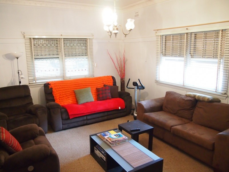 2 Elizabeth Street, Parkes NSW 2870