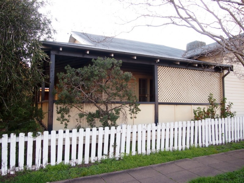 2 Elizabeth Street, Parkes NSW 2870